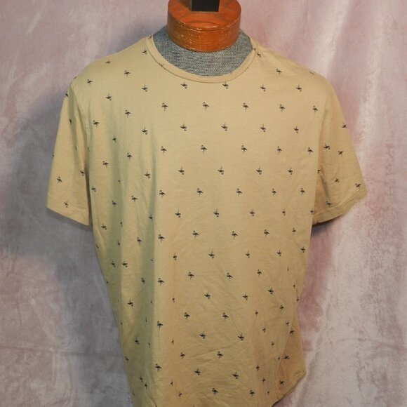 H&M Mens Beige Flamingo Print Short Sleeve Casual Crew Neck Summer Shirt Size XL - Picture 1 of 7